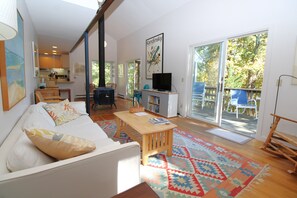 Smart TV, books, computer monitors - Tranquil Wellfleet Retreat with Deck & Screened Porch (2419) (Wellfleet)