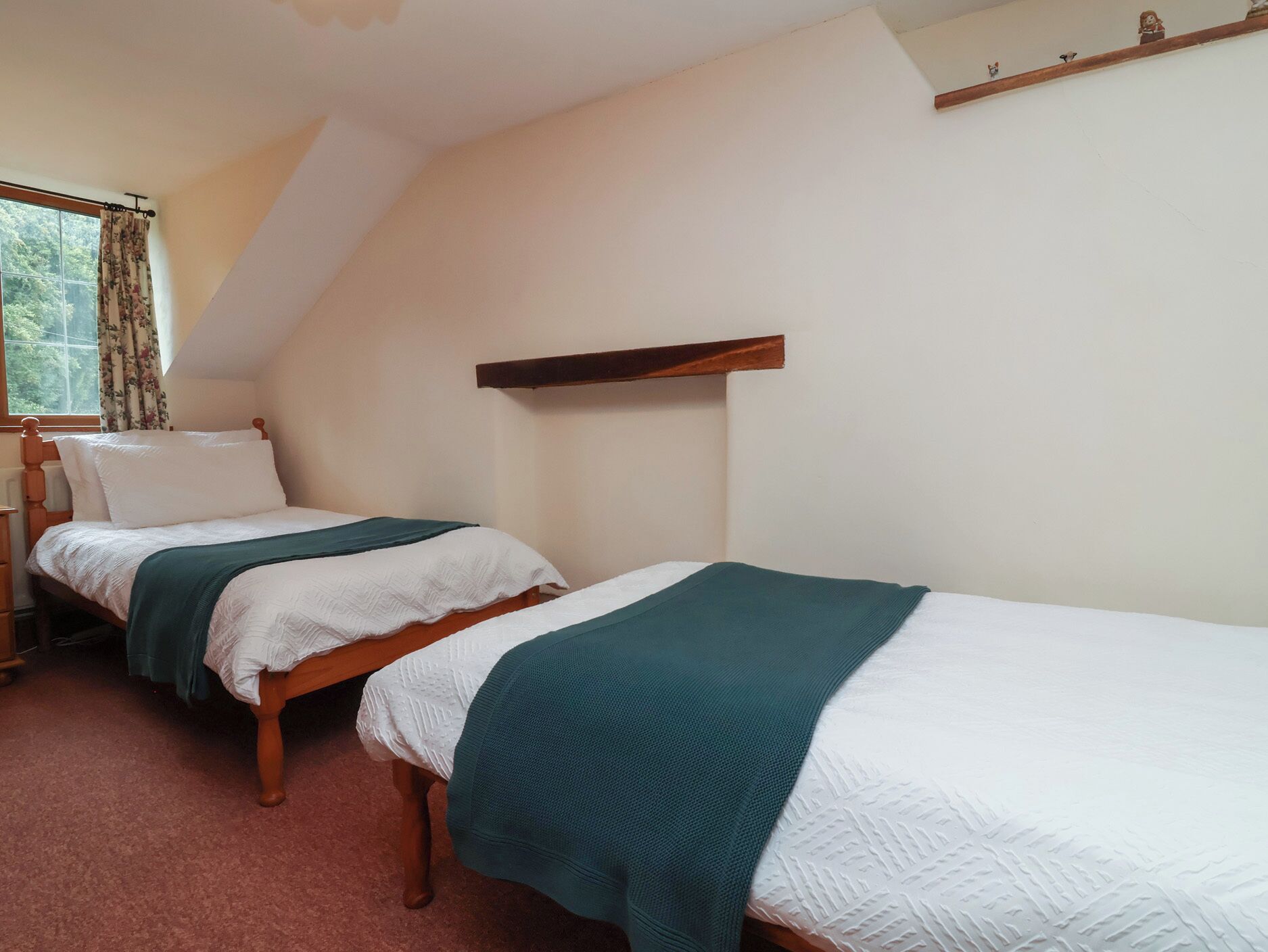 2 개의 침실, 각각 다른 스타일의 인테리어, 각각 다르게 가구 비치, 무료 WiFi