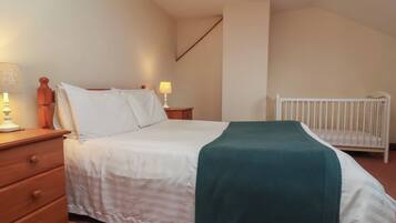 2 bedrooms, individually decorated, individually furnished, free WiFi
