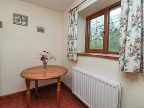 Interior - Denhill Cottage (Taunton)