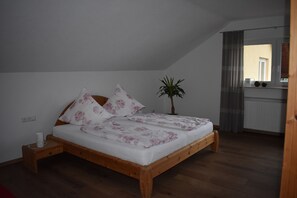 3 Schlafzimmer, Bügeleisen/Bügelbrett, WLAN, Bettwäsche