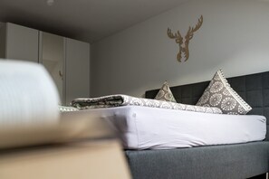 3 Schlafzimmer, Bügeleisen/Bügelbrett, WLAN, Bettwäsche