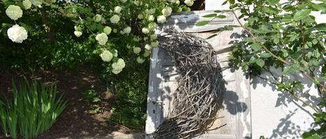 تفاصيل الفندق من الخارج