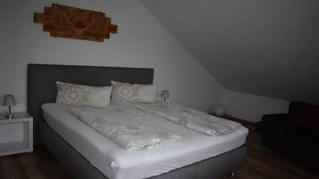 3 Schlafzimmer, Bügeleisen/Bügelbrett, WLAN, Bettwäsche