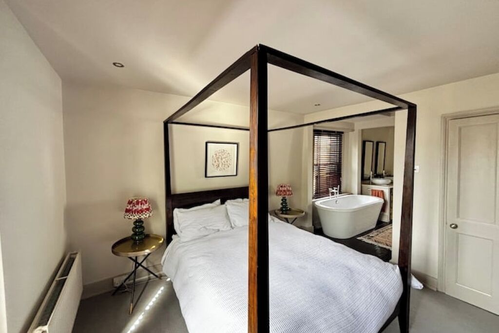 3 Schlafzimmer, Bügeleisen/Bügelbrett, WLAN, Bettwäsche