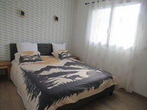 Bügeleisen/Bügelbrett, WLAN, Bettwäsche