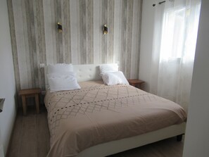 3 多间卧室、熨斗/熨衣板、WiFi、床单