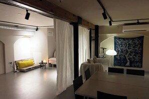 Interior - The loft at TOLI House (London)