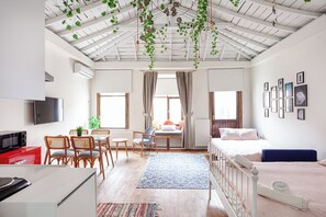 開放式客房 | 客廳