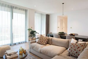 Living area - LUX | 3bed / 2bath. Sleeps 7/8 in Kings Cross (London)