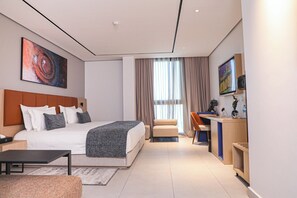 Exclusive Double Room, City View | Free minibar, in-room safe, desk, blackout drapes - MH HOTEL (Nouakchott)