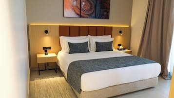 Coffres-forts dans les chambres, bureau, rideaux occultants