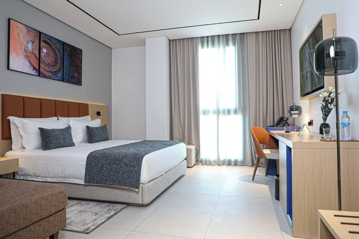 Superior Double Room, City View | 迷你吧贈品、房內夾萬、書桌、遮光窗簾/窗簾
