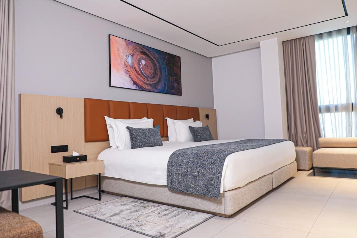 Executive Double Room, City View | In-room safe, desk, blackout drapes, iron/ironing board