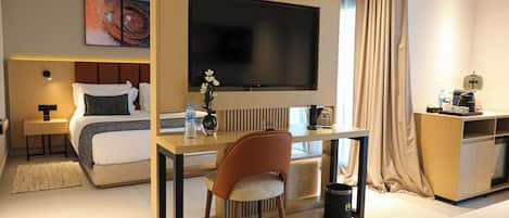 Executive Suite, Balcony, City View