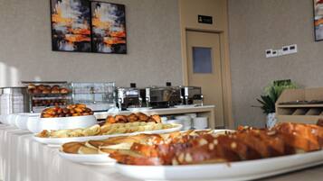 Desayuno bufé gratuito y diario