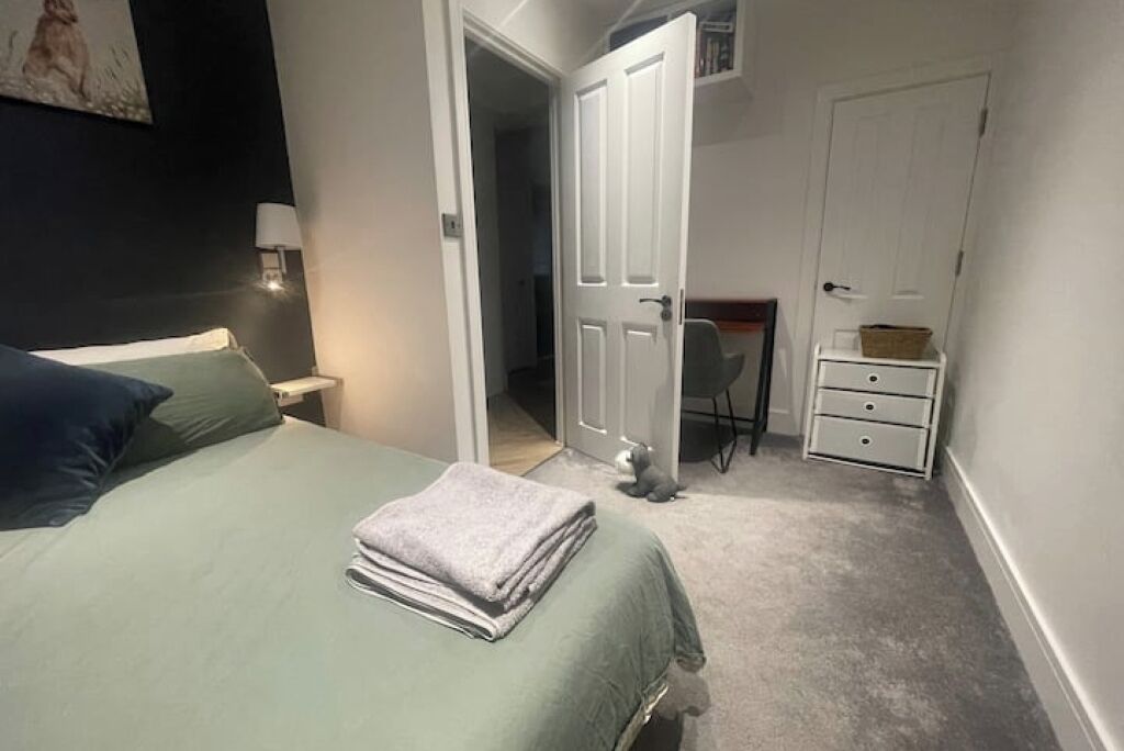 2 chambres, fer et planche à repasser, Wi-Fi, draps fournis