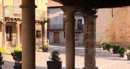 Apartment 'La Casa De Paloma En La Plaza' with Balcony and Wi-Fi