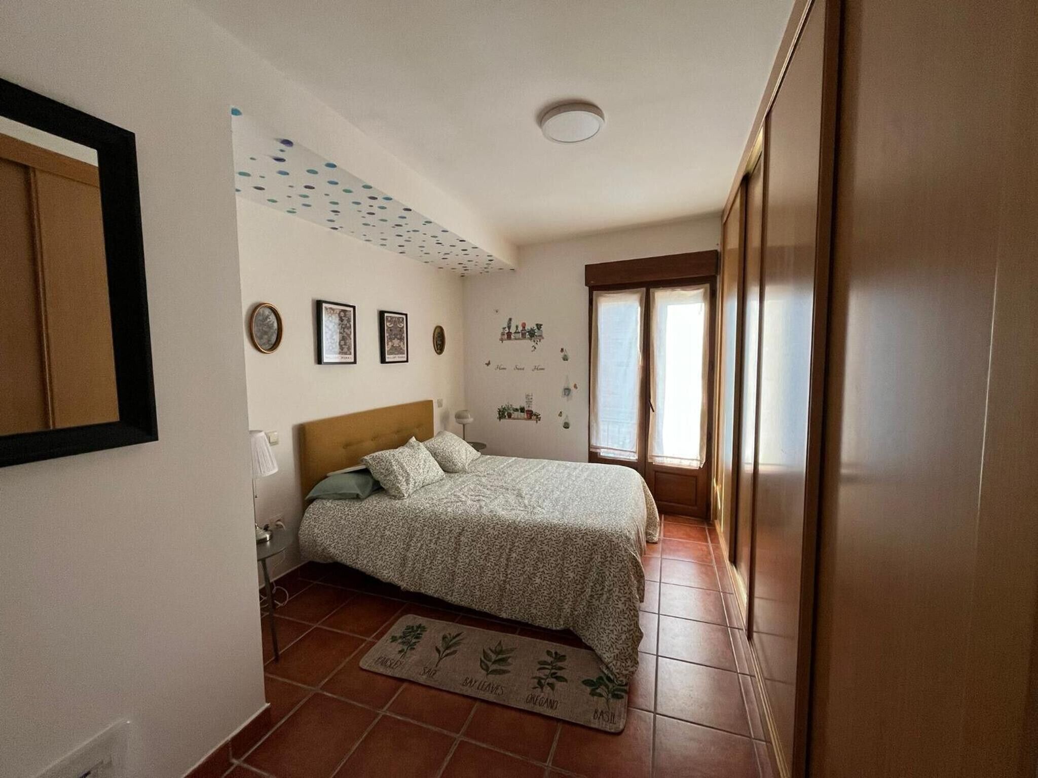 3 chambres, fer et planche à repasser, Wi-Fi, draps fournis