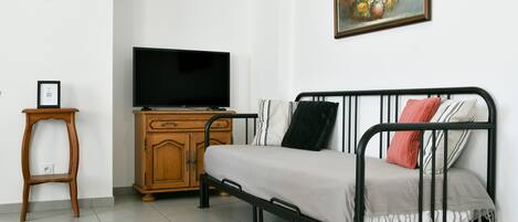 1 Schlafzimmer, BĂŒgeleisen/BĂŒgelbrett, WLAN, BettwĂ€sche