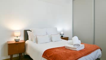 1 habitación, tabla de planchar con plancha, wifi y ropa de cama