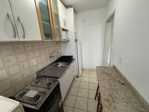 Basic Apartment | Private kitchen