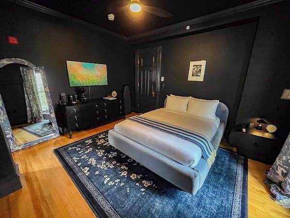 1 多间卧室、办公桌、熨斗/熨衣板、WiFi