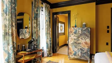 1 bedroom, desk, iron/ironing board, WiFi