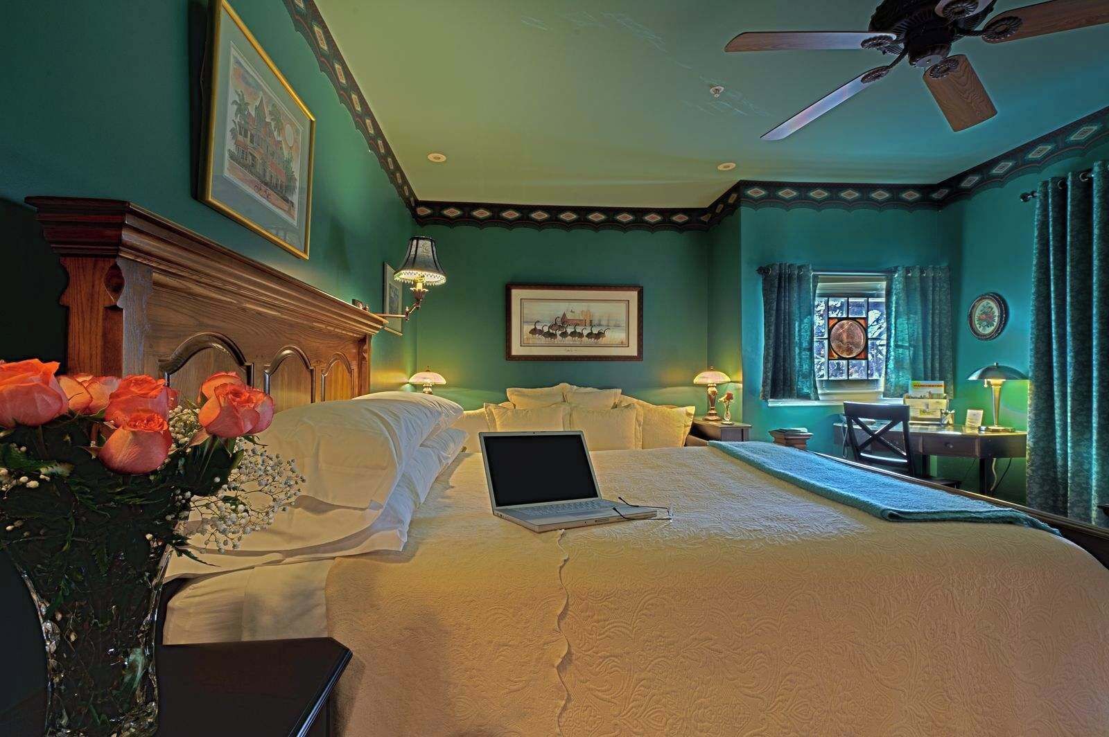 1 bedroom, desk, iron/ironing board, WiFi