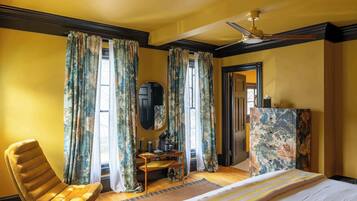 1 slaapkamer, een bureau, een strijkplank/strijkijzer, wifi