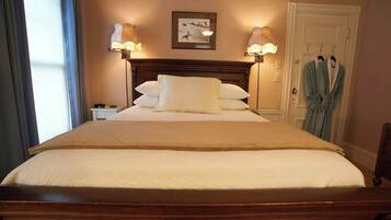 1 bedroom, desk, iron/ironing board, WiFi