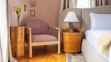 1 bedroom, desk, iron/ironing board, WiFi