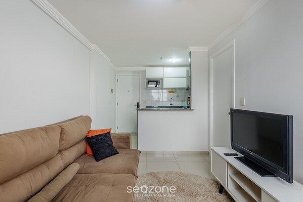Appartement de base | Aire de séjour | Téléviseur