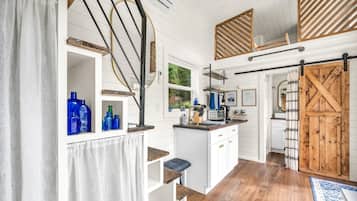 Fridge, stovetop, coffee/tea maker, toaster