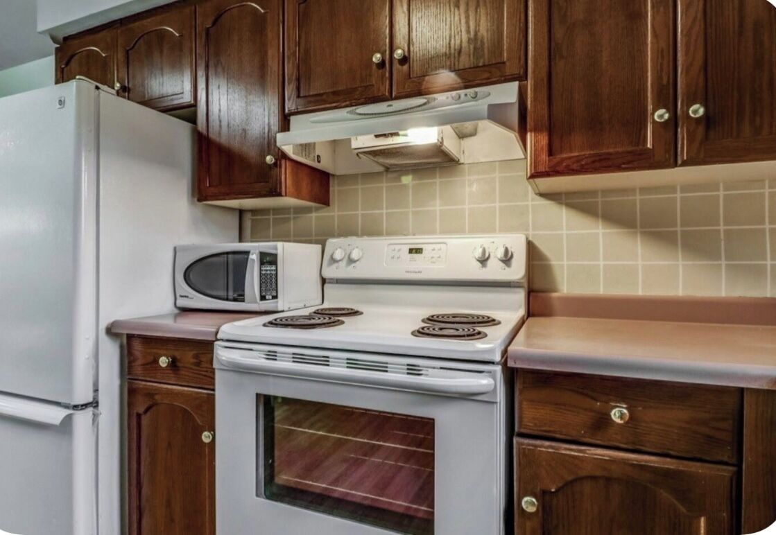 Refrigerador, microondas, horno y parrilla de estufa 