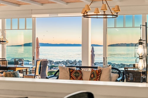 On The Sand, Great For Families Amazing Views, Spa