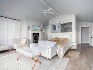 Desk, iron/ironing board, free WiFi, bed sheets