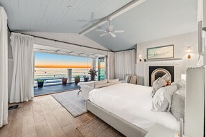 办公桌、熨斗/熨衣板、免费 WiFi、床单