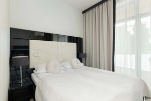 Desk, iron/ironing board, WiFi, bed sheets - Elegant Studio | Air Conditioning, Pool, Close to the Beach (Kołobrzeg)