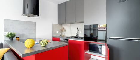 Fridge, microwave, oven, stovetop