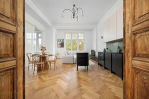 TV, offices - Elegant Apartment | Two Bedrooms | Workspace. (Wrocław)