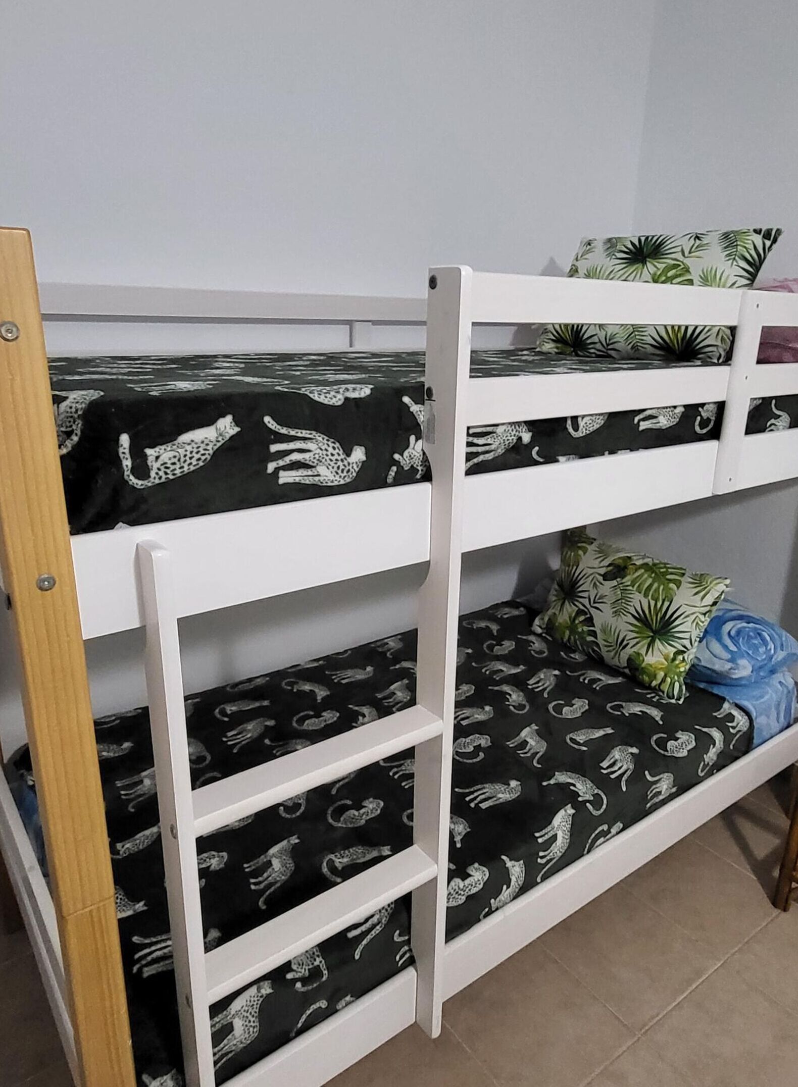 House | 3 bedrooms, individually furnished