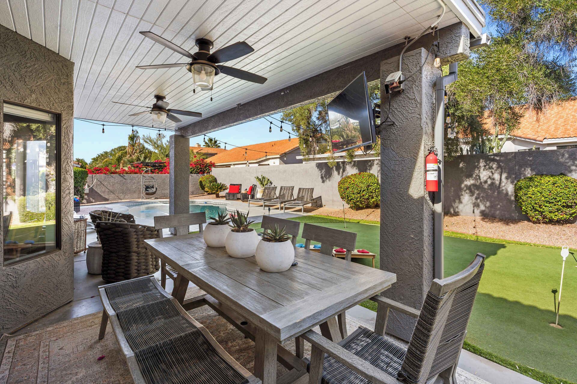 屋外ダイニングエリア