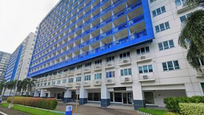 Exterior - Spacious 2-Bedroom at Sea Residences, Pasay — just steps from SM Mall of Asia! (Pasay City)
