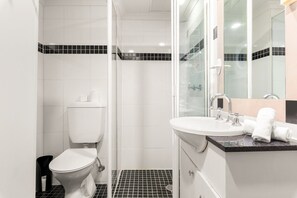 Apartment | Bathroom - Green Views & Great Location: Inner-city 1-bed (Sydney)