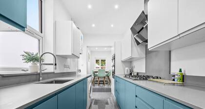 Coventry Arena Escape | sleeps 6 | free parking