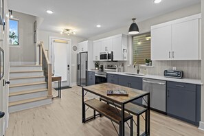 Mikroaaltouuni, uuni, liesi, astianpesukone