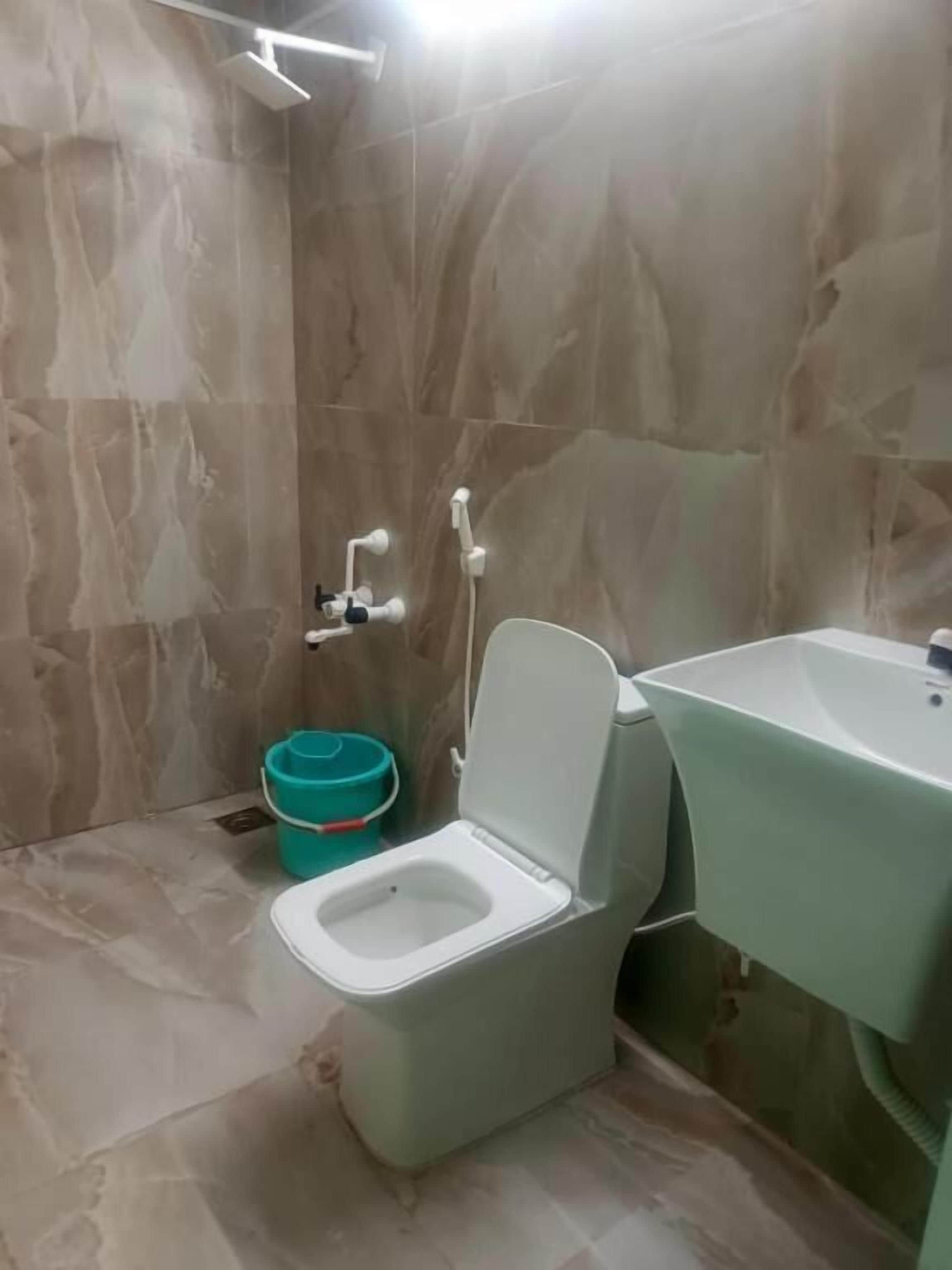 淋浴设施、免费洗浴用品、毛巾