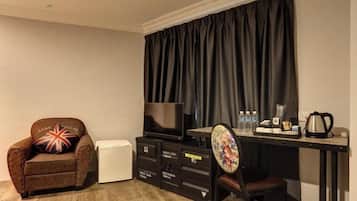 Habitació triple | Caixa forta a l'habitació, planxa i posts de planxar i wifi gratuïta