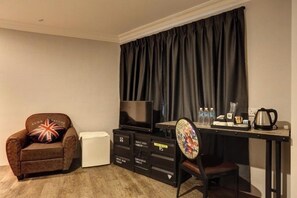 Dreibettzimmer | Zimmersafe, Bügeleisen/Bügelbrett, kostenloses WLAN, Rollstuhlgeeignet